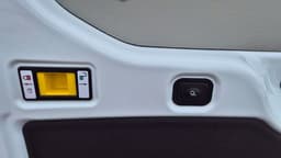 DRG14B · Ford Transit 350 2023 diesel-transportbil - skåp förarplats interiör — Transport Bil Syd Skåne