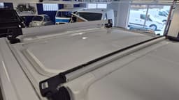 EFS05T · Ford Transit Custom 2022 diesel-transportbil - skåp baksäte interiör — Transport Bil Syd Skåne