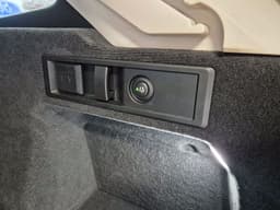 FRA139 · BMW 330e 2023 hybrid-kombi skåp inifrån — Transport Bil Syd Skåne