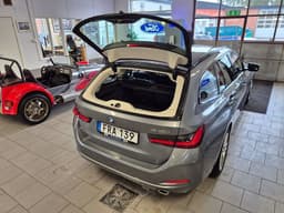 FRA139 · BMW 330e 2023 hybrid-kombi däck och fälg — Transport Bil Syd Skåne