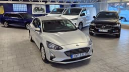 HWP38C · Ford Focus 2019 diesel-halvkombi från sidan — Transport Bil Syd Skåne