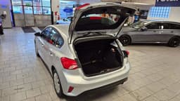 HWP38C · Ford Focus 2019 diesel-halvkombi däck och fälg — Transport Bil Syd Skåne