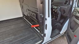 KPG111 · Ford Transit Custom 2018 diesel-transportbil - skåp baksäte interiör — Transport Bil Syd Skåne