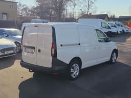 OPT43B · Volkswagen Caddy Maxi 2022 diesel-transportbil - skåp lastutrymme — Transport Bil Syd Skåne