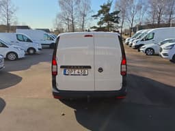 OPT43B · Volkswagen Caddy Maxi 2022 diesel-transportbil - skåp skåp inifrån — Transport Bil Syd Skåne