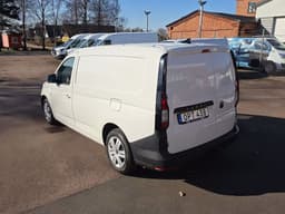 OPT43B · Volkswagen Caddy Maxi 2022 diesel-transportbil - skåp instrumentpanel — Transport Bil Syd Skåne