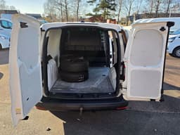 OPT43B · Volkswagen Caddy Maxi 2022 diesel-transportbil - skåp baksäte interiör — Transport Bil Syd Skåne