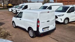 RDH73N · Ford Transit Courier 2024 diesel-transportbil - skåp förarplats interiör — Transport Bil Syd Skåne