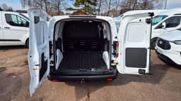 RDH73N · Ford Transit Courier 2024 diesel-transportbil - skåp baksäte interiör — Transport Bil Syd Skåne