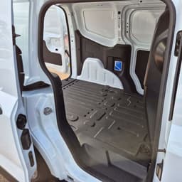 RDH73N · Ford Transit Courier 2024 diesel-transportbil - skåp motorrum — Transport Bil Syd Skåne