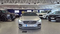 SBK978 · Volvo V90 2022 hybrid-kombi från sidan — Transport Bil Syd Skåne
