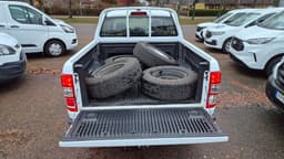 SUS096 · Ford Ranger 2022 diesel-pickup baksäte interiör — Transport Bil Syd Skåne