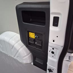 UBP16A · Ford E-Transit Custom 2025 elektrisk transportbil - skåp motorrum — Transport Bil Syd Skåne