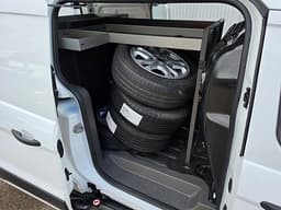 UCO568 · Ford Transit Connect 2022 diesel-transportbil - skåp däck och fälg — Transport Bil Syd Skåne