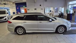 WHP80S · Ford Mondeo 2022 diesel-kombi förarplats interiör — Transport Bil Syd Skåne