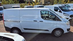 YOY305 · Ford Transit Custom 2017 diesel-transportbil - skåp skåp inifrån — Transport Bil Syd Skåne