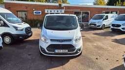 YOY305 · Ford Transit Custom 2017 diesel-transportbil - skåp instrumentpanel — Transport Bil Syd Skåne