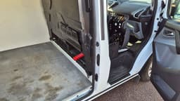 YOY305 · Ford Transit Custom 2017 diesel-transportbil - skåp baksäte interiör — Transport Bil Syd Skåne