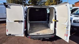 YOY305 · Ford Transit Custom 2017 diesel-transportbil - skåp motorrum — Transport Bil Syd Skåne
