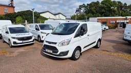 YWP381 · Ford Transit Custom 2018 diesel-transportbil - skåp framifrån — Transport Bil Syd Skåne
