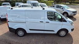 YWP381 · Ford Transit Custom 2018 diesel-transportbil - skåp skåp inifrån — Transport Bil Syd Skåne