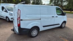 YWP381 · Ford Transit Custom 2018 diesel-transportbil - skåp instrumentpanel — Transport Bil Syd Skåne