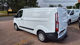 YWP381 · Ford Transit Custom 2018 diesel-transportbil - skåp baksäte interiör — Transport Bil Syd Skåne