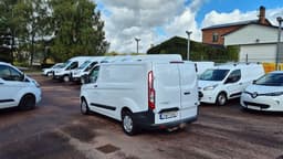 YWP384 · Ford Transit Custom 2018 diesel-transportbil - skåp förarplats interiör — Transport Bil Syd Skåne