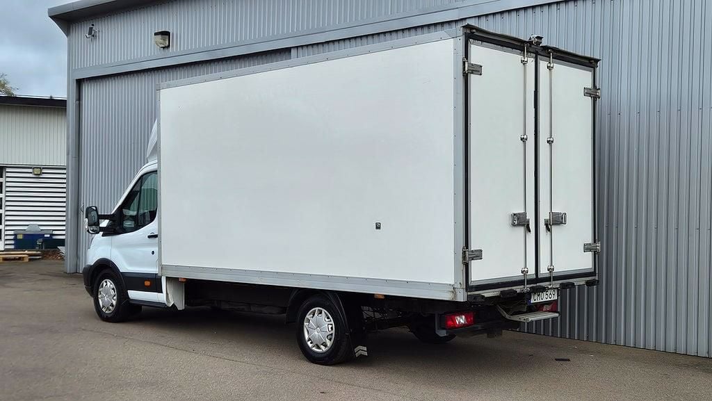 CMO569 · Ford Transit 350 2019 diesel-transportbil - flak förarplats interiör — Transport Bil Syd Skåne