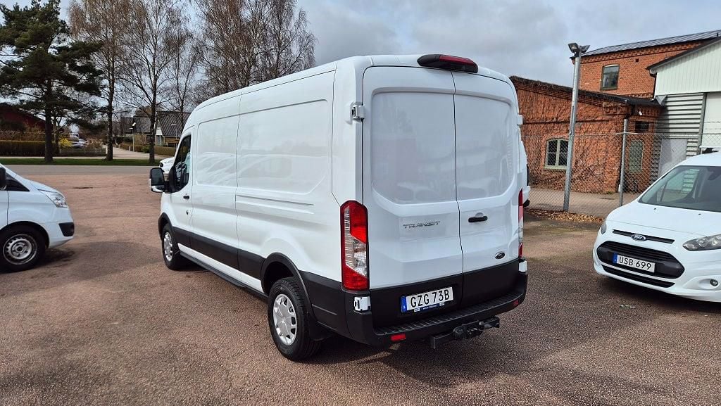 GZG73B · Ford Transit 350 2024 diesel-transportbil - skåp förarplats interiör — Transport Bil Syd Skåne