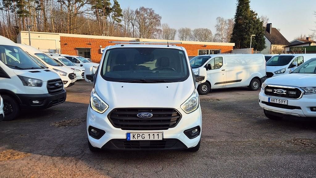 KPG111 · Ford Transit Custom 2018 diesel-transportbil - skåp bakifrån — Transport Bil Syd Skåne