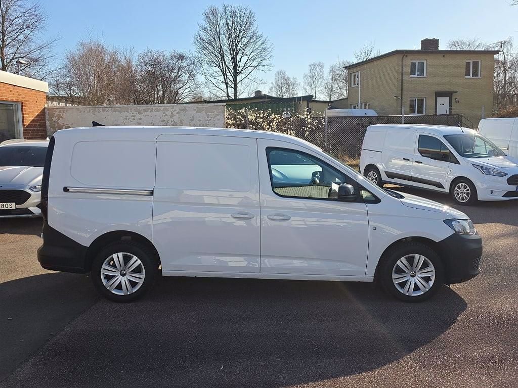 OPT43B · Volkswagen Caddy Maxi 2022 diesel-transportbil - skåp förarplats interiör — Transport Bil Syd Skåne