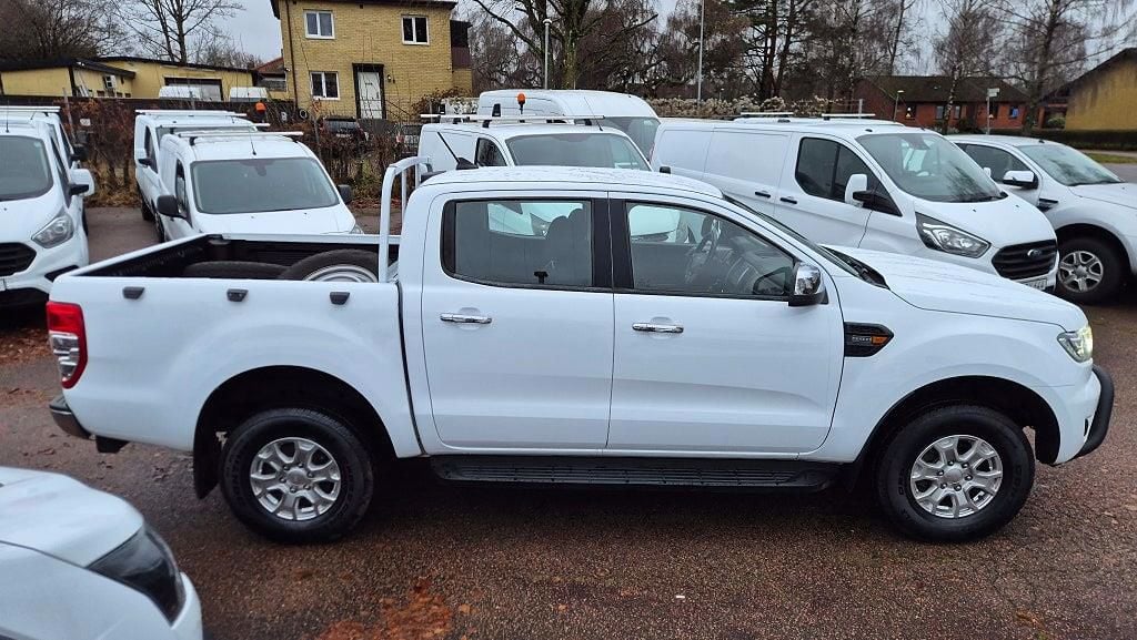 SUS096 · Ford Ranger 2022 diesel-pickup förarplats interiör — Transport Bil Syd Skåne