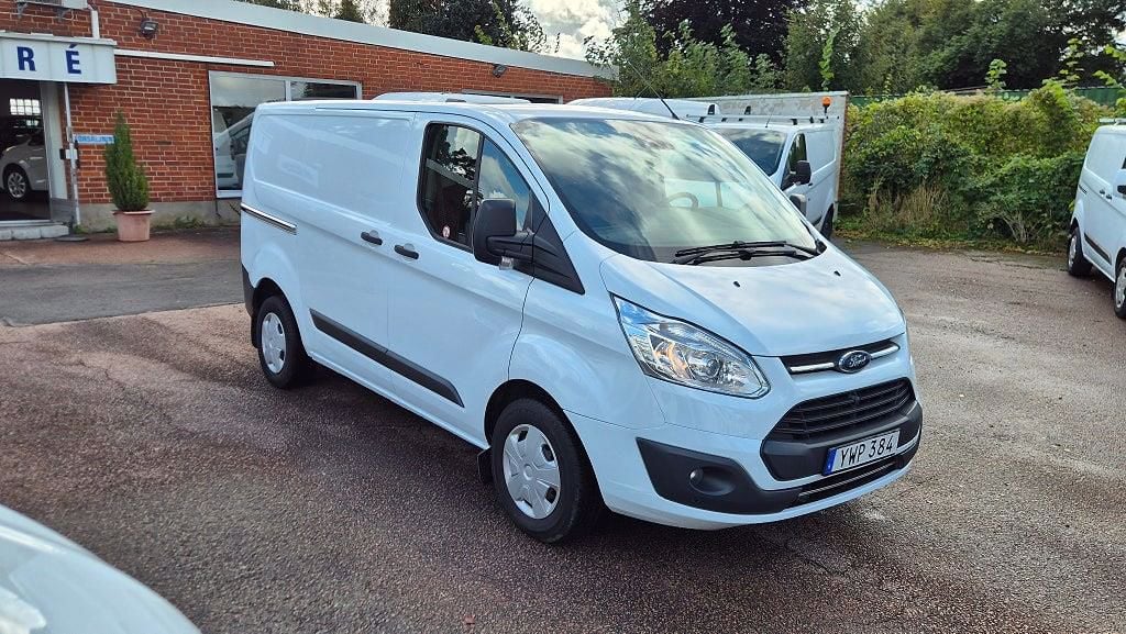 YWP384 · Ford Transit Custom 2018 diesel-transportbil - skåp från sidan — Transport Bil Syd Skåne
