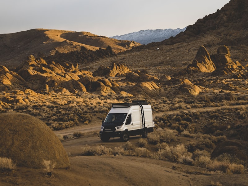 Volkswagen Crafter vit skåpbil