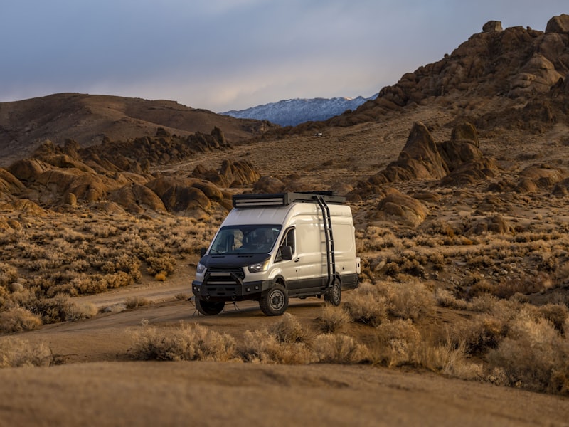 Mercedes Sprinter vit skåpbil